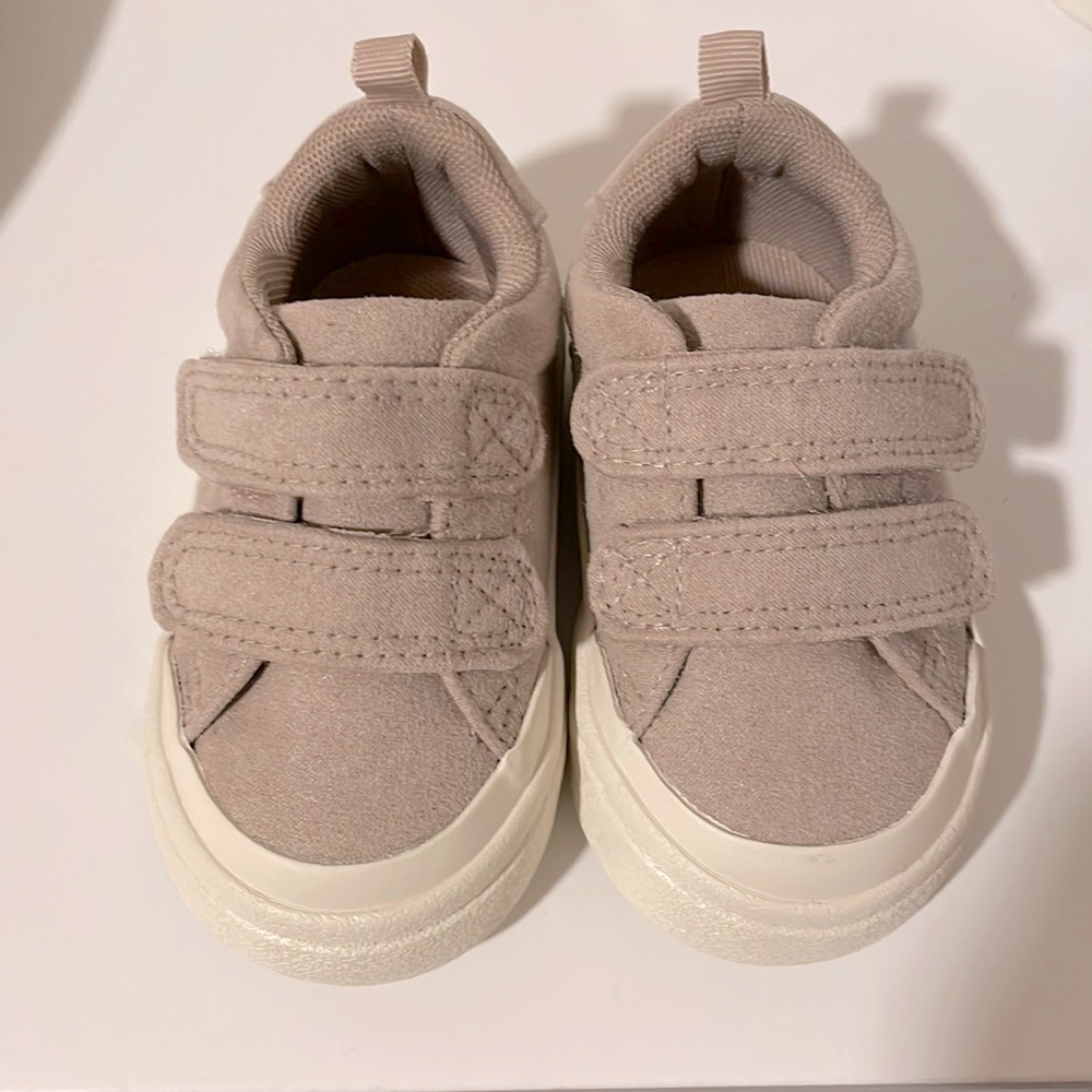 3/15❤️ H&M baby shoes size 4-5c